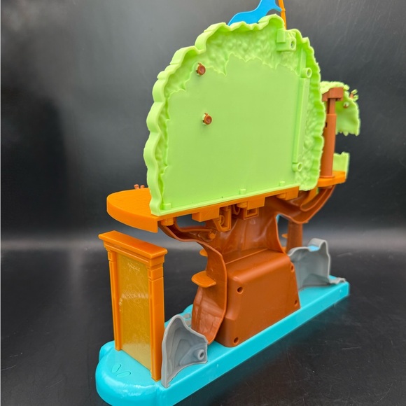 Disney Encanto Antonio's Tree House Small Doll Play Set With 8 Figures - 21935 - Picture 5 of 12